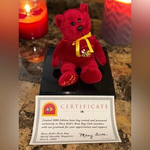 🐝 Mary Beth’s Bean Bag Club Exclusive Bear w/ Certificate and case!